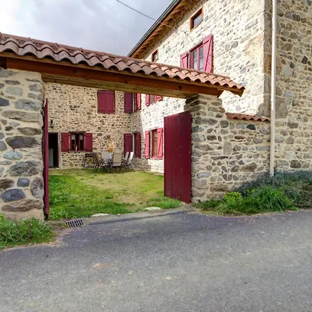 Casa di campagna En Pierre Rest. Avec Cheminée Et Jardin, Parc Livradois-forez - Fr-1-496-19